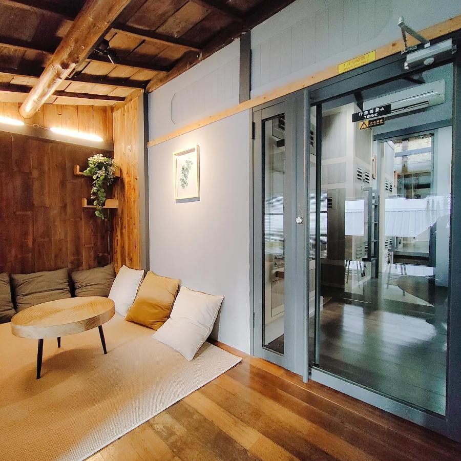 Jerry's Mazehut Hostel Tainan Exterior foto