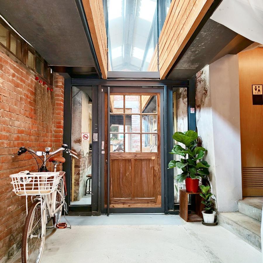 Jerry's Mazehut Hostel Tainan Exterior foto