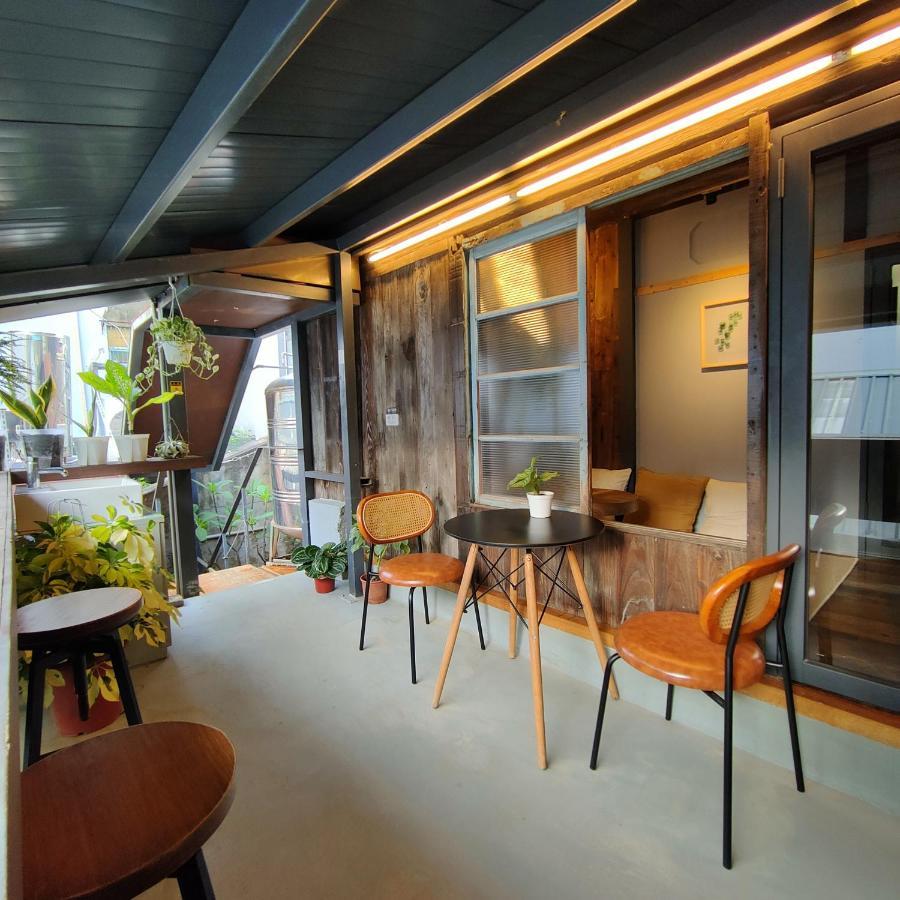 Jerry's Mazehut Hostel Tainan Exterior foto