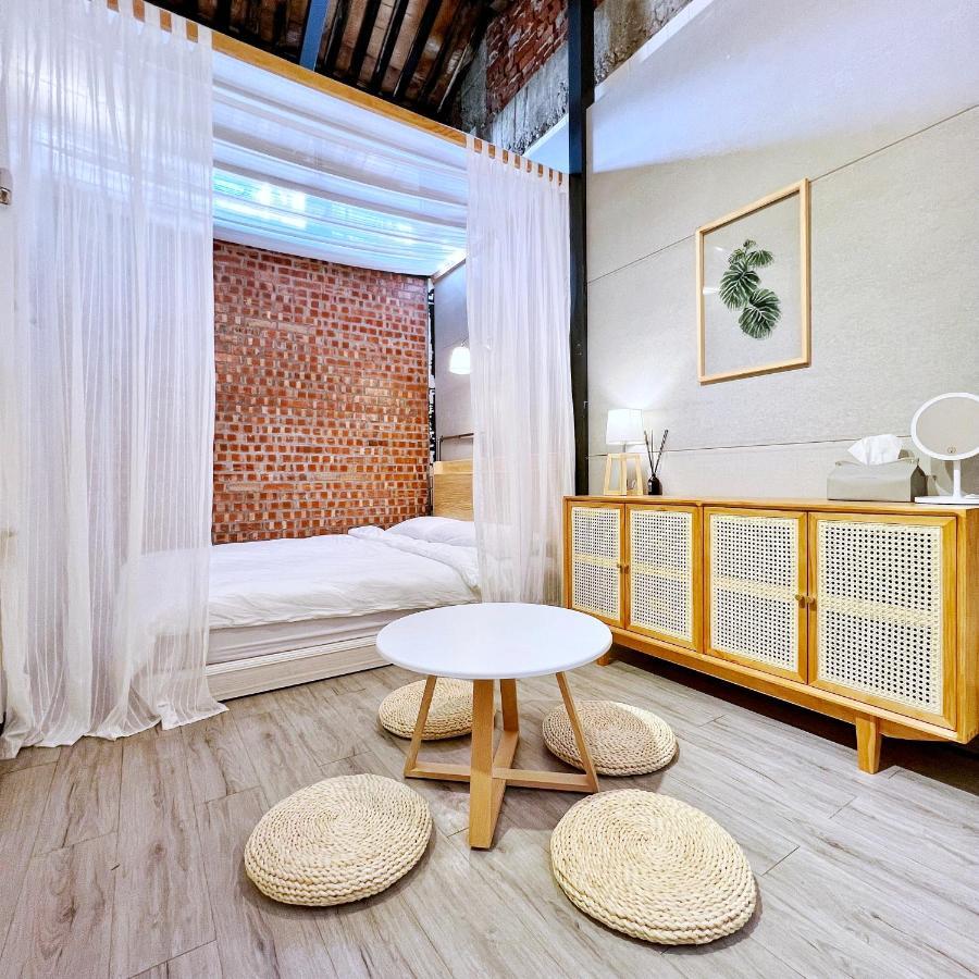 Jerry's Mazehut Hostel Tainan Exterior foto